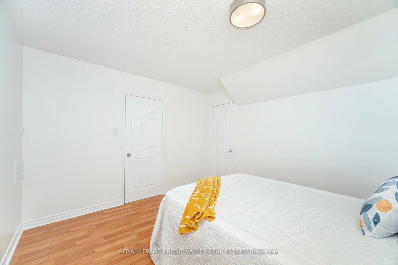 70, Blue Diamond, Bramalea North Industrial, Brampton