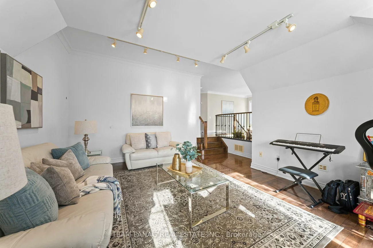 9, Sorbonne, Vales of Castlemore North, Brampton