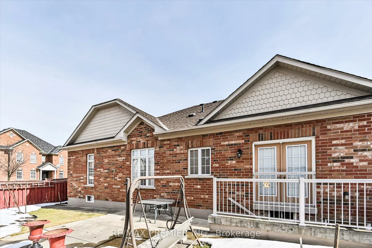 10, Leparc, Vales of Castlemore North, Brampton