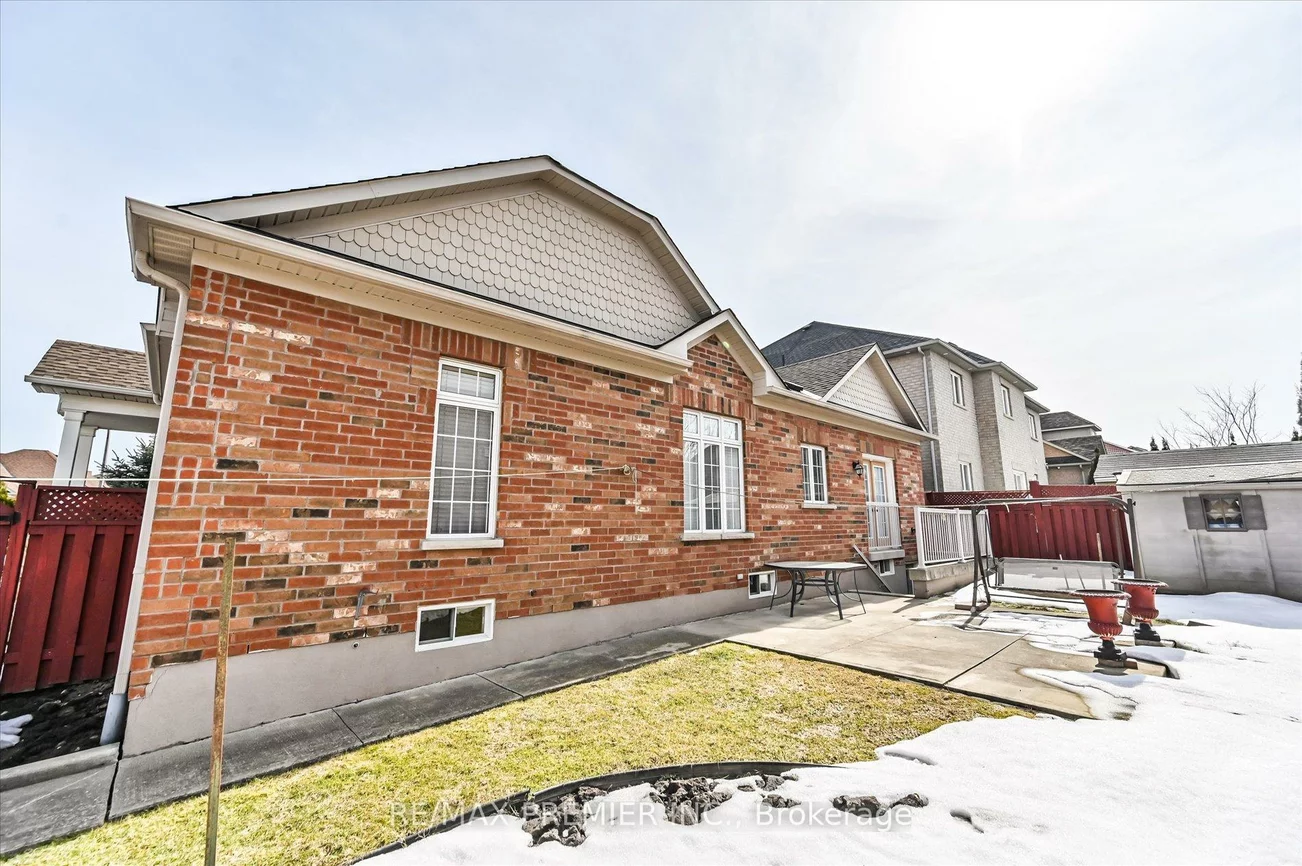 10, Leparc, Vales of Castlemore North, Brampton