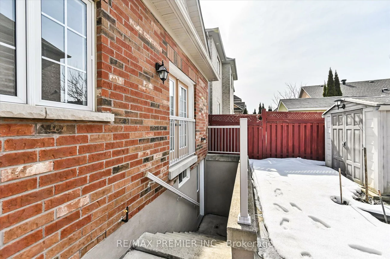 10, Leparc, Vales of Castlemore North, Brampton