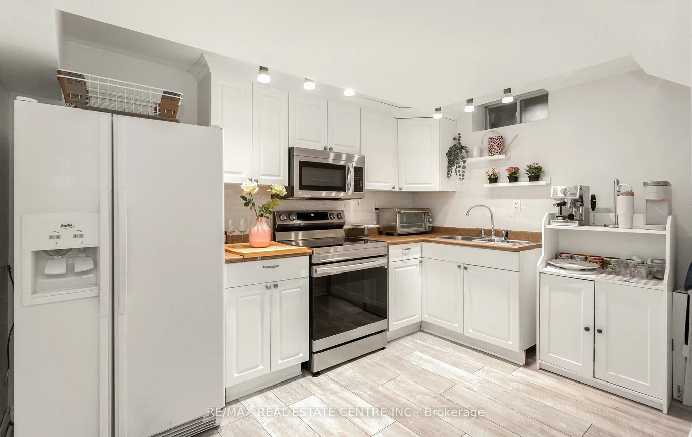 26, Saint Hubert, Vales of Castlemore North, Brampton