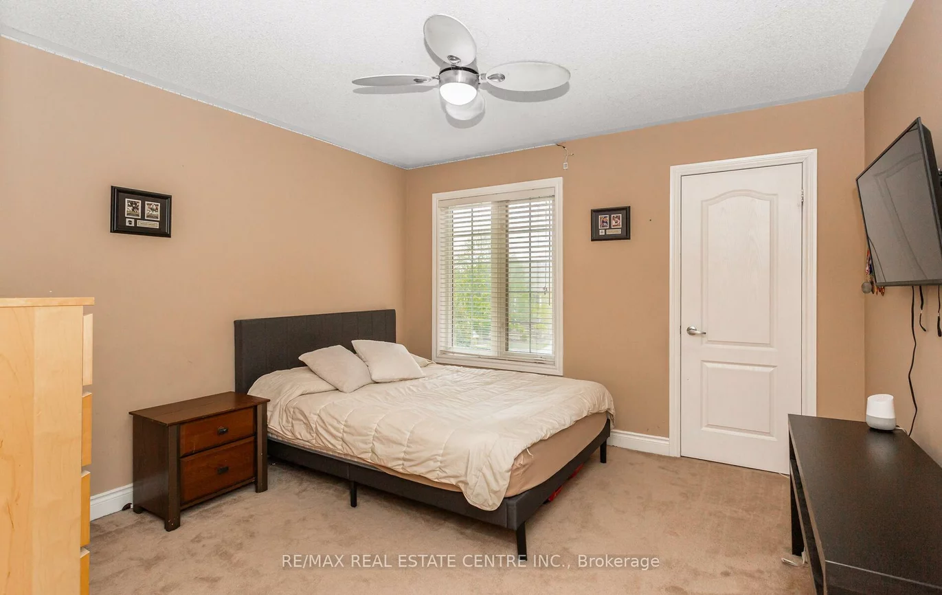 26, Saint Hubert, Vales of Castlemore North, Brampton