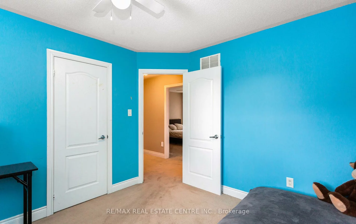 26, Saint Hubert, Vales of Castlemore North, Brampton