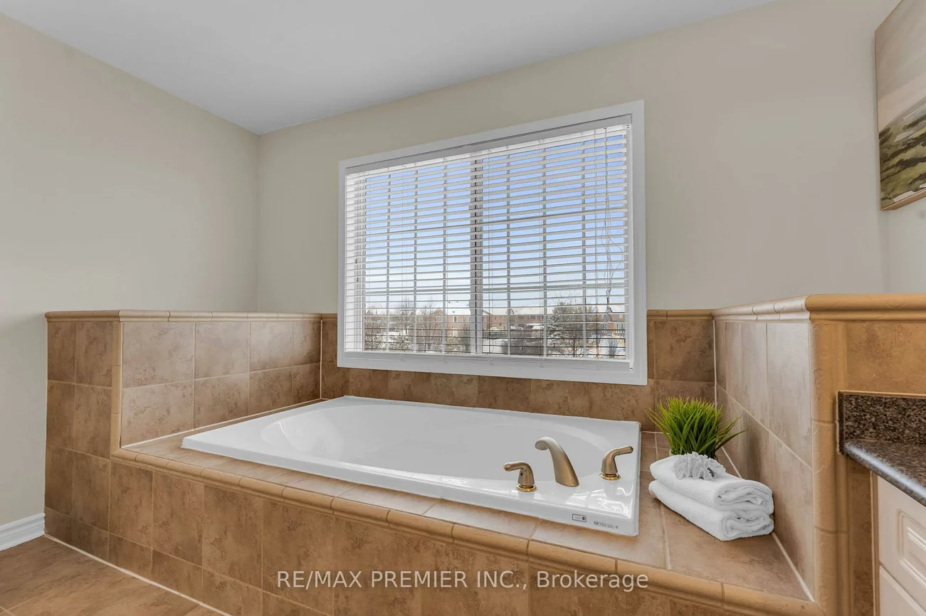 10, Pali, Vales of Castlemore, Brampton