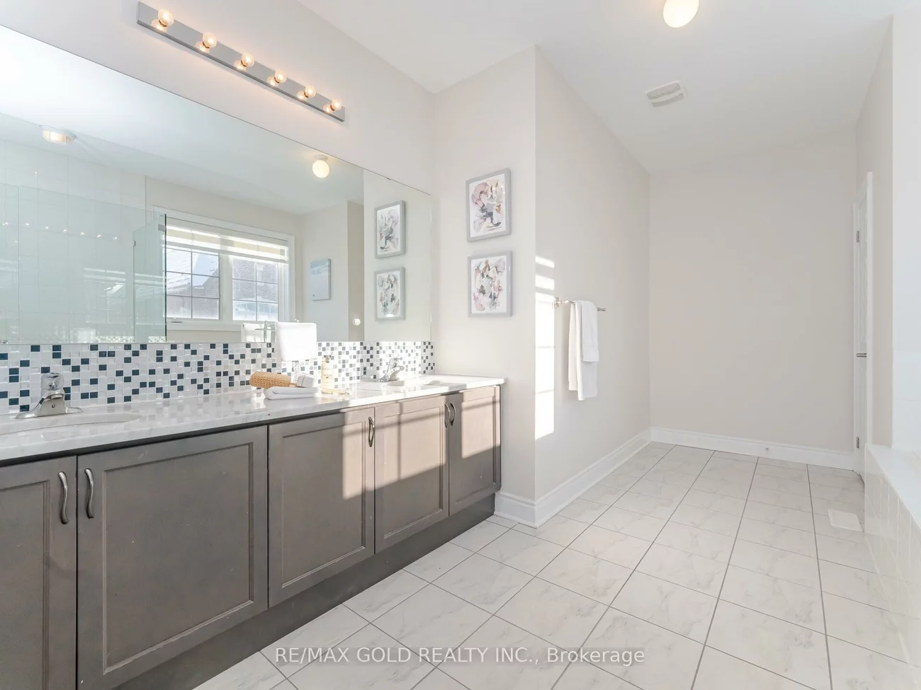 4, Buttonwood, Toronto Gore Rural Estate, Brampton