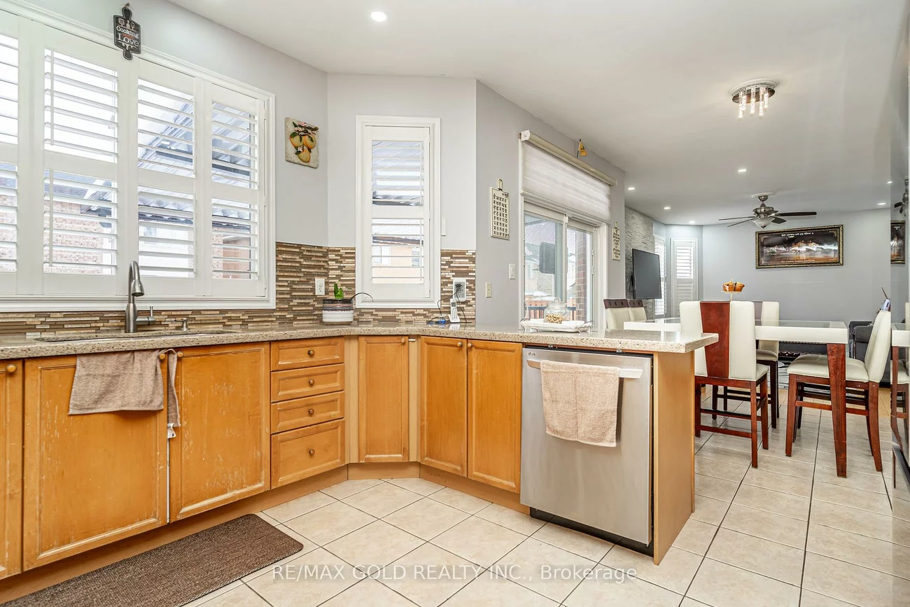 7, Bettey, Vales of Castlemore, Brampton