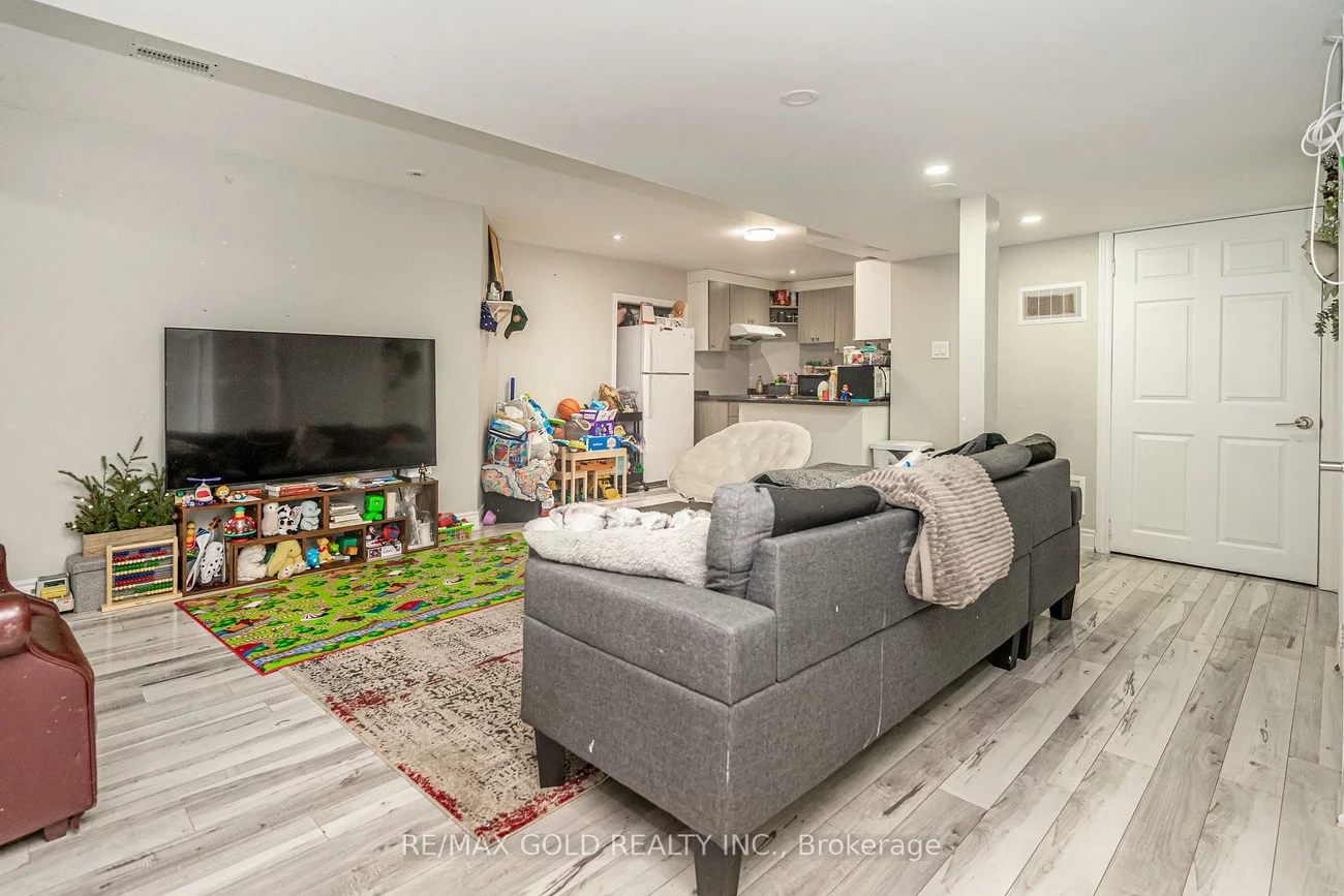 7, Bettey, Vales of Castlemore, Brampton