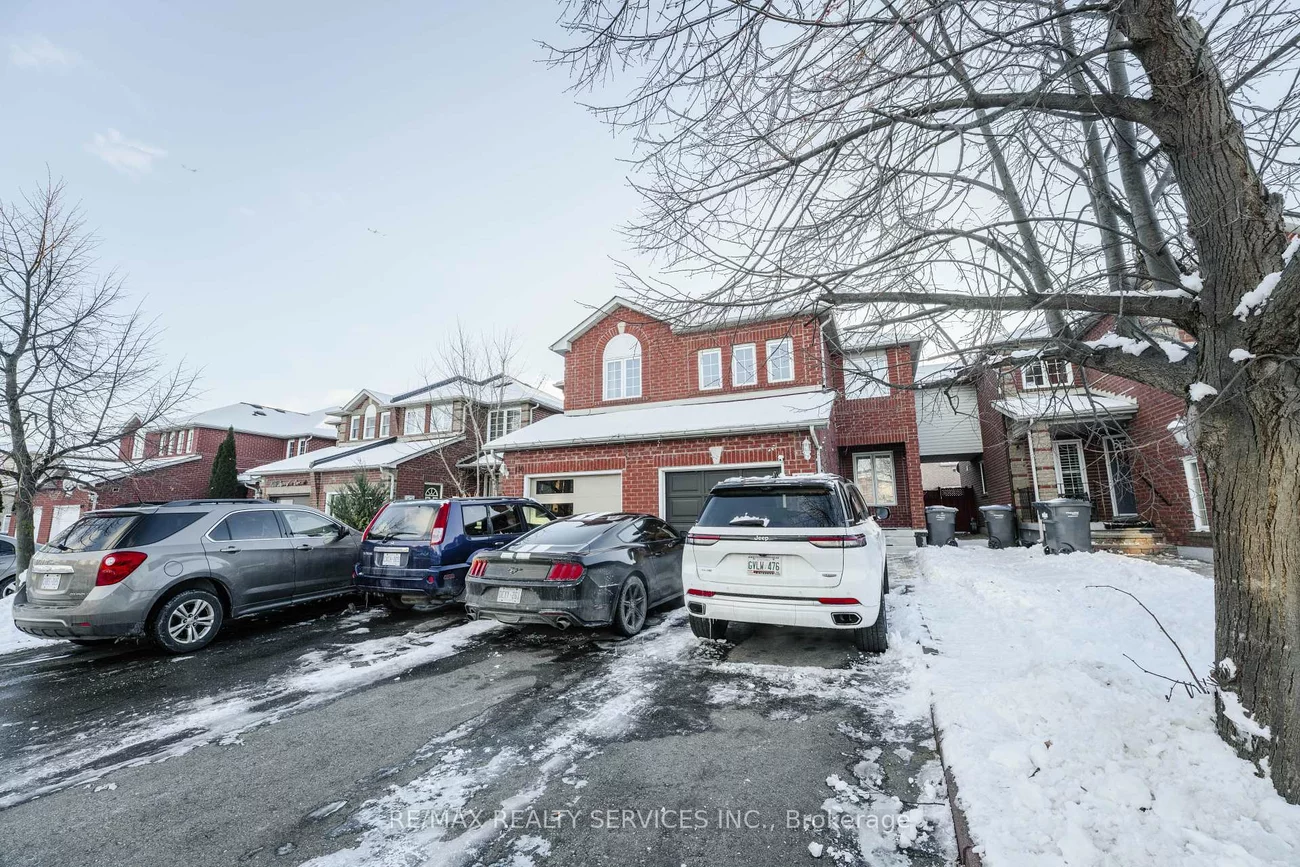 132, Lauraglen, Fletcher's Creek South, Brampton
