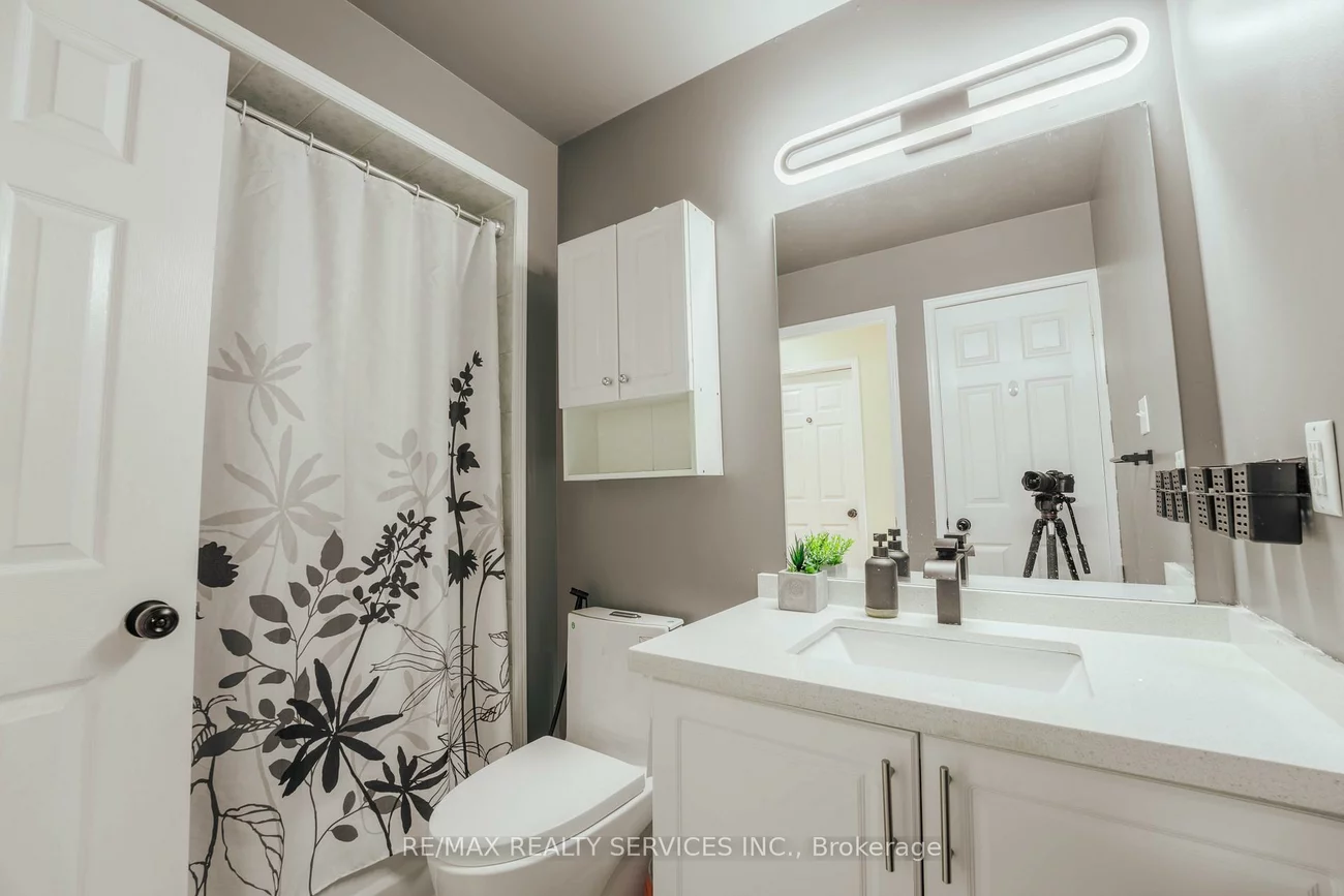 132, Lauraglen, Fletcher's Creek South, Brampton