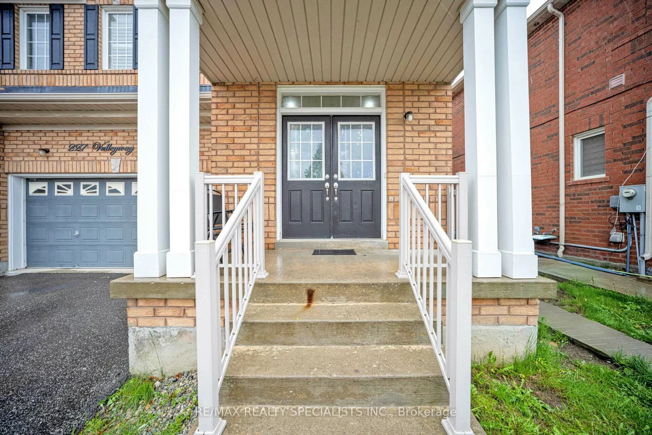 227, Valleyway, Credit Valley, Brampton