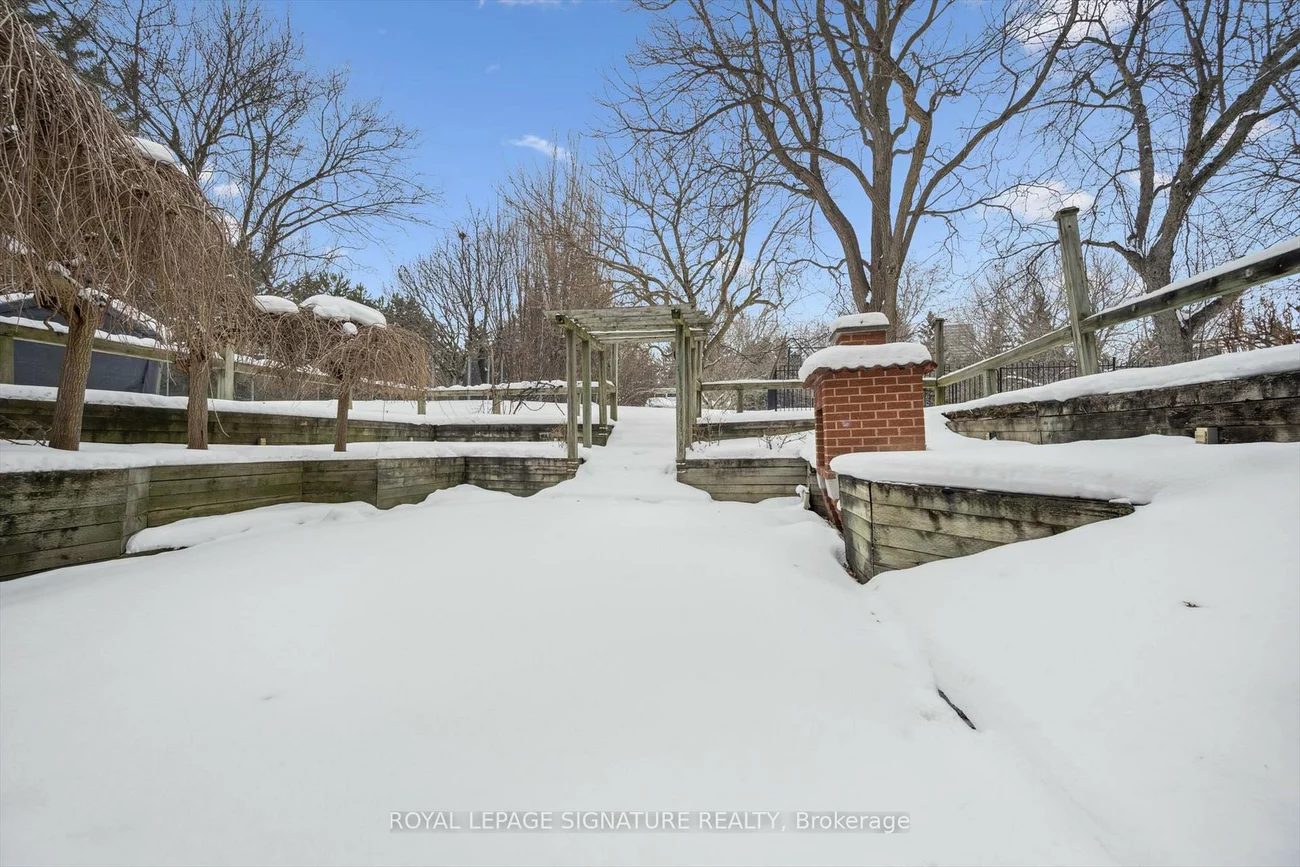28, Manswood, Claireville Conservation, Brampton