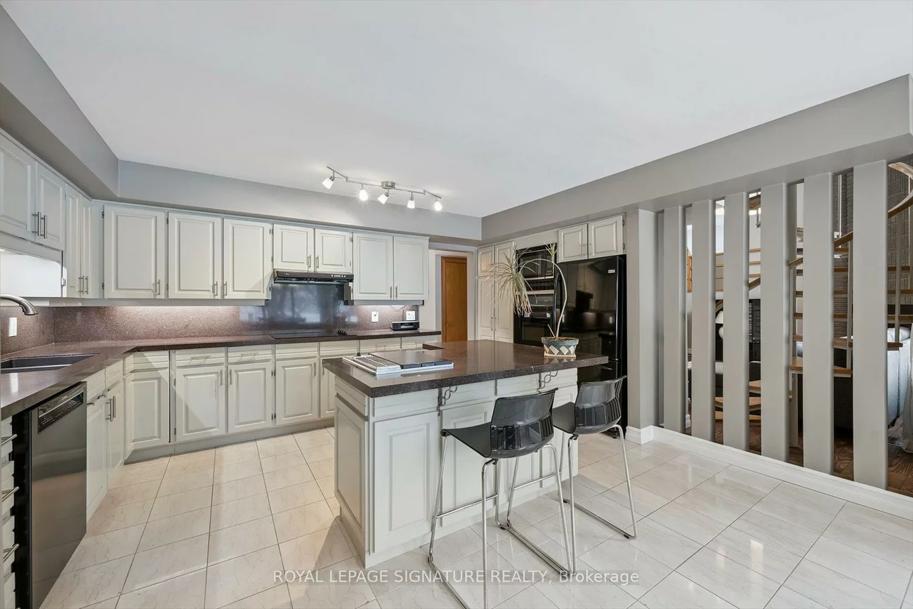 28, Manswood, Claireville Conservation, Brampton