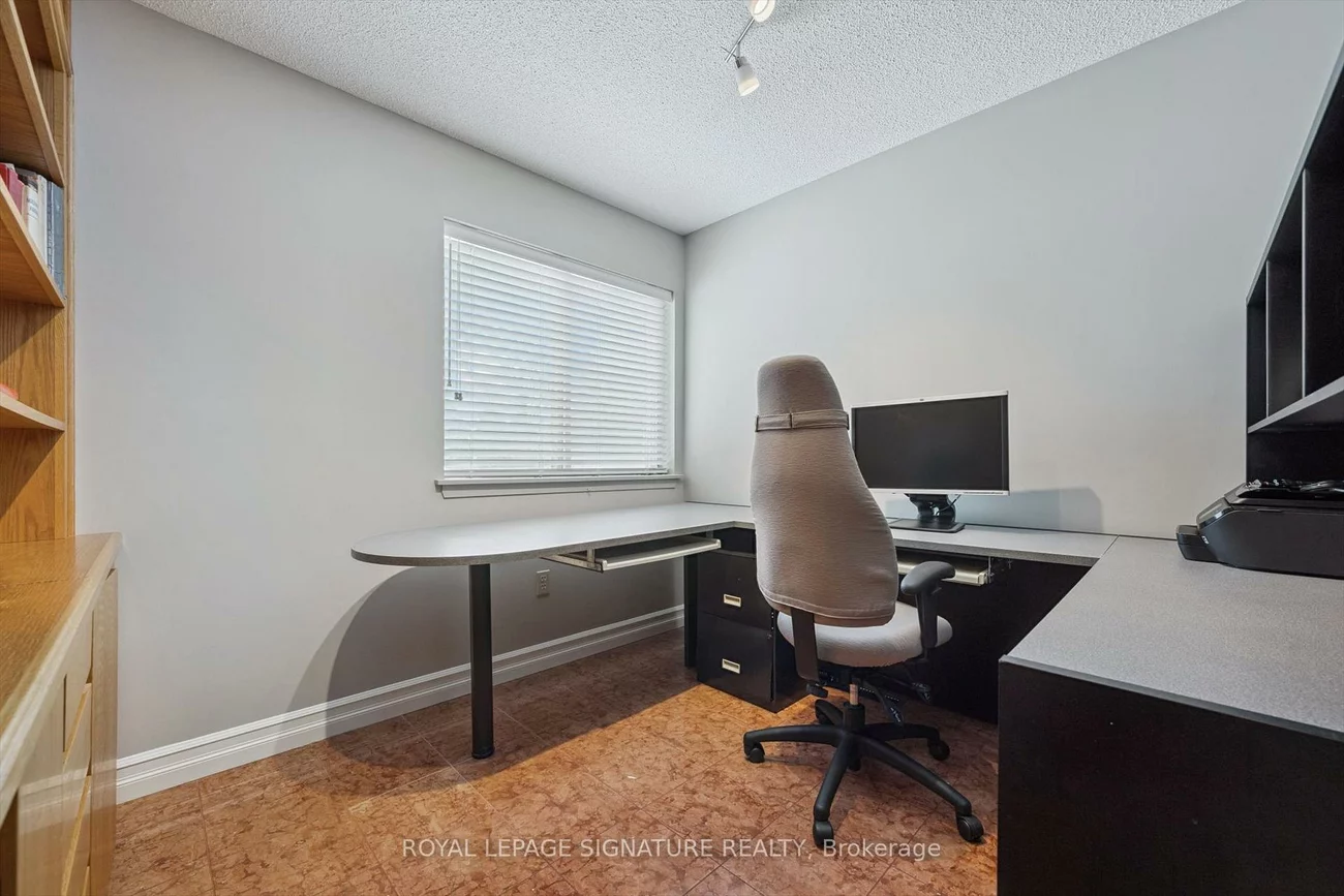 28, Manswood, Claireville Conservation, Brampton