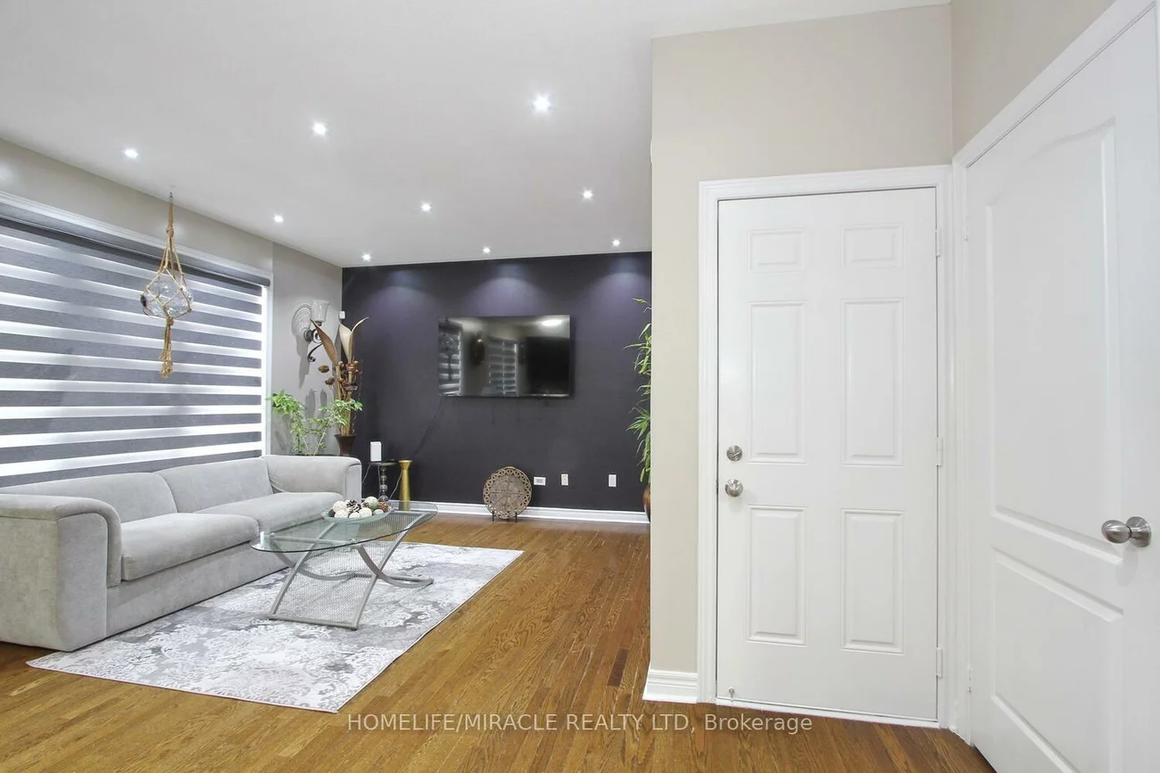 11, Bluffmeadow, Bram East, Brampton