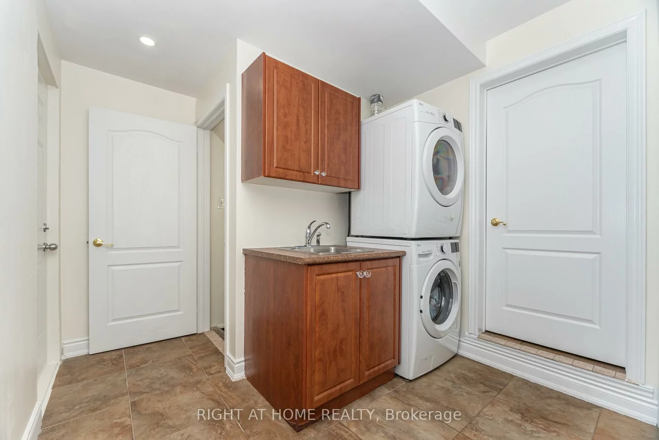 2, Melrose, Snelgrove, Brampton