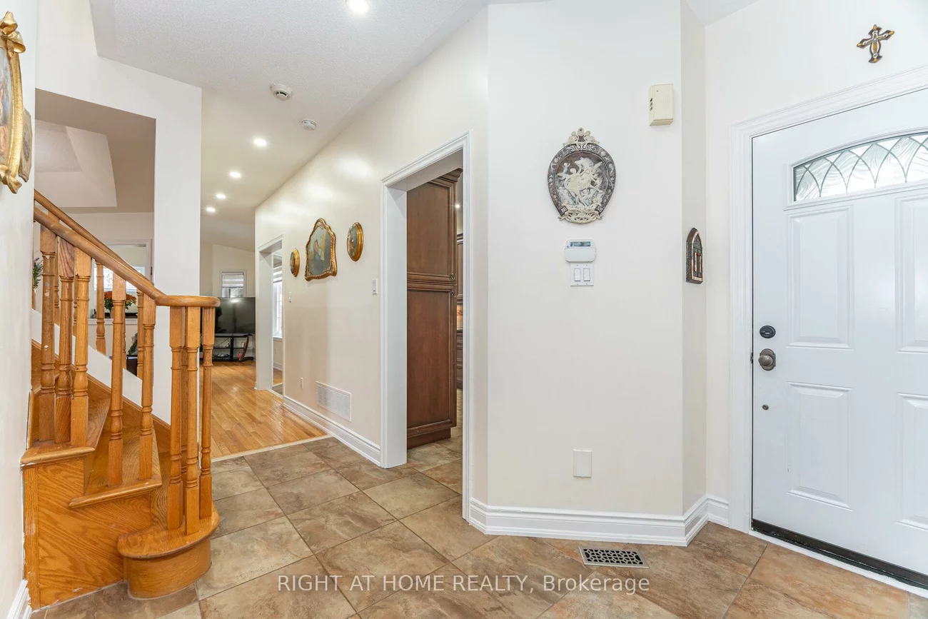 2, Melrose, Snelgrove, Brampton