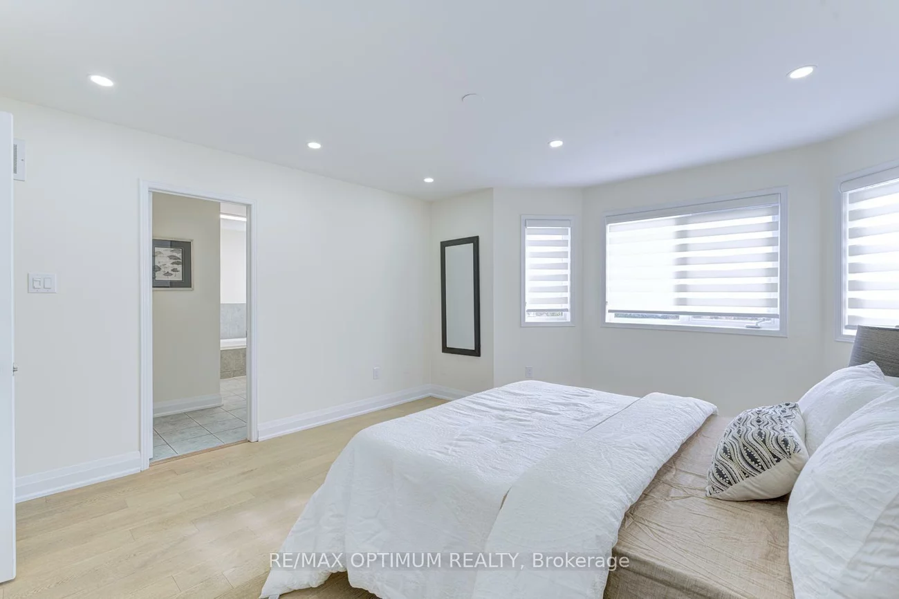 13, Ribbon, Sandringham-Wellington, Brampton