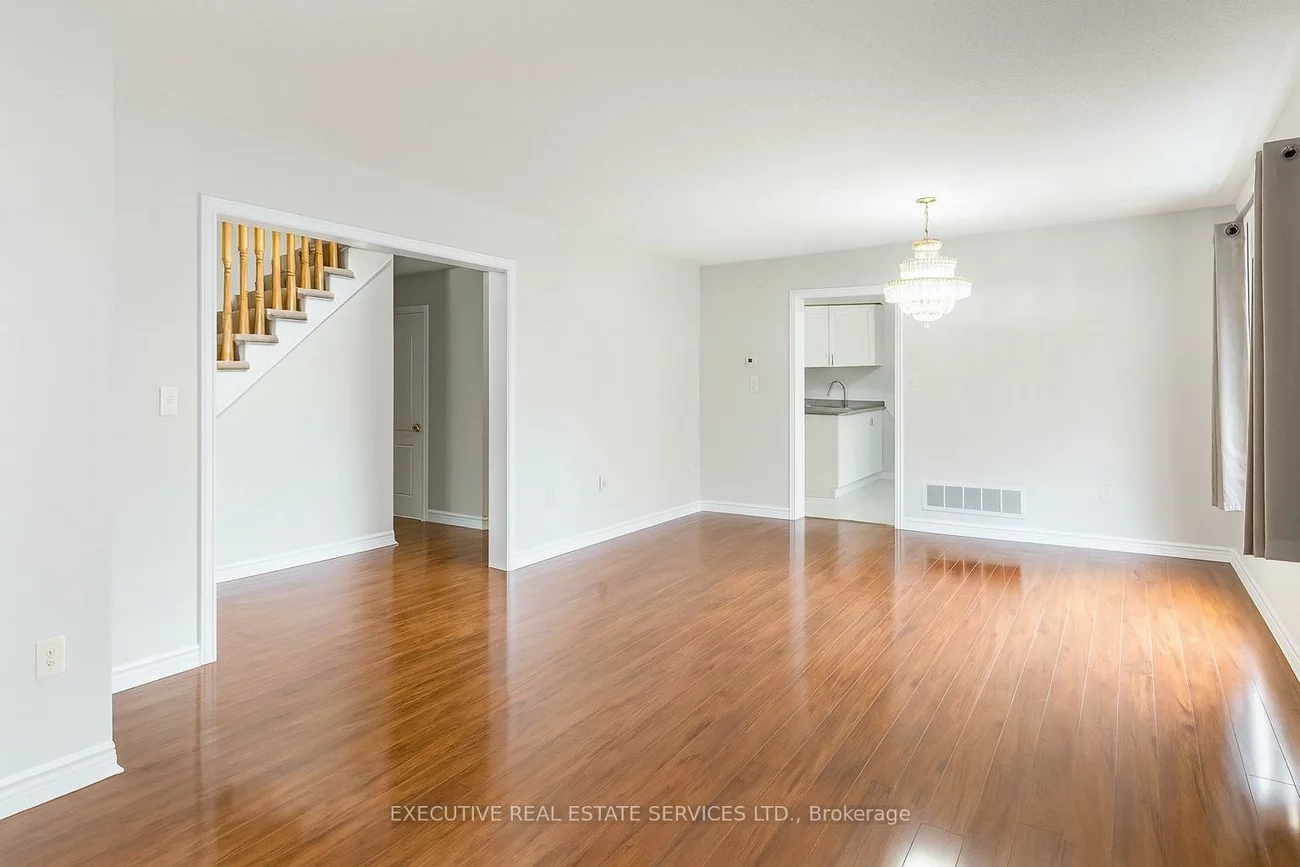 95, Yellow Brick, Brampton North, Brampton