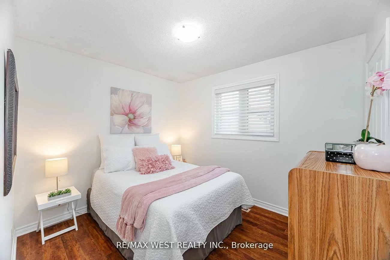 17, Malcolm, Central Park, Brampton