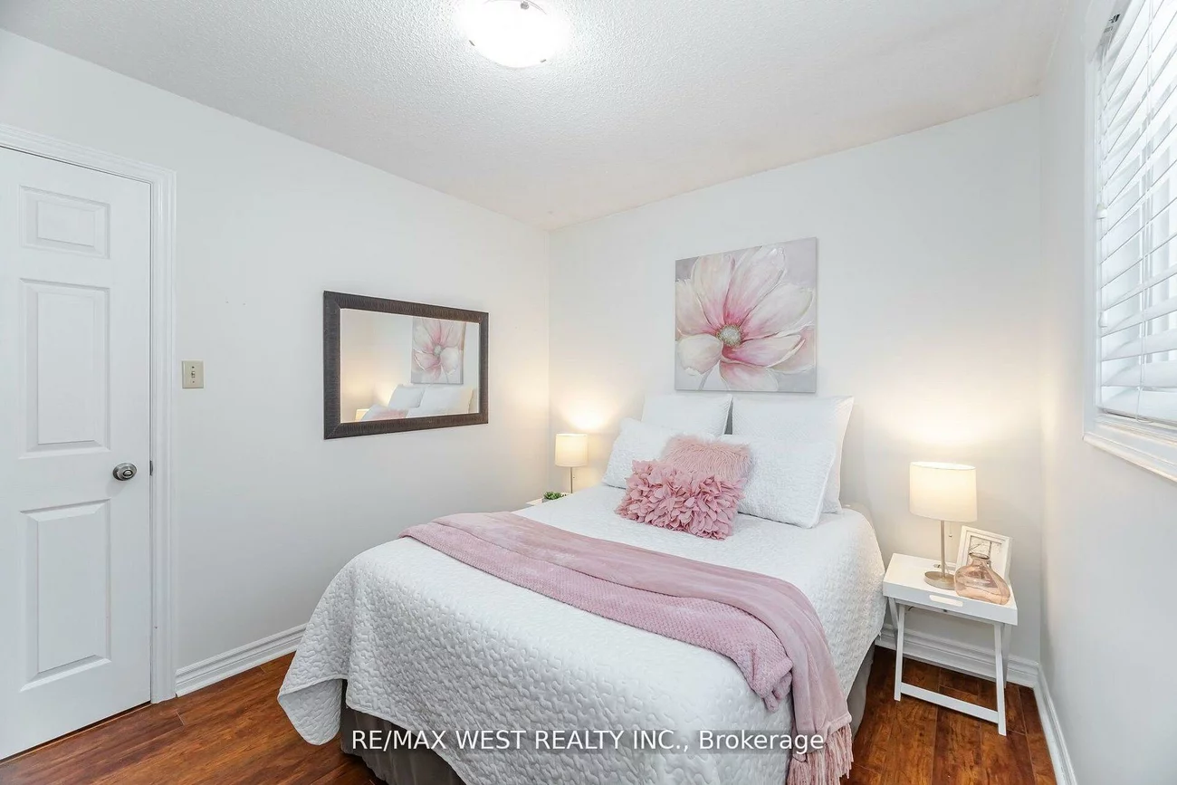 17, Malcolm, Central Park, Brampton