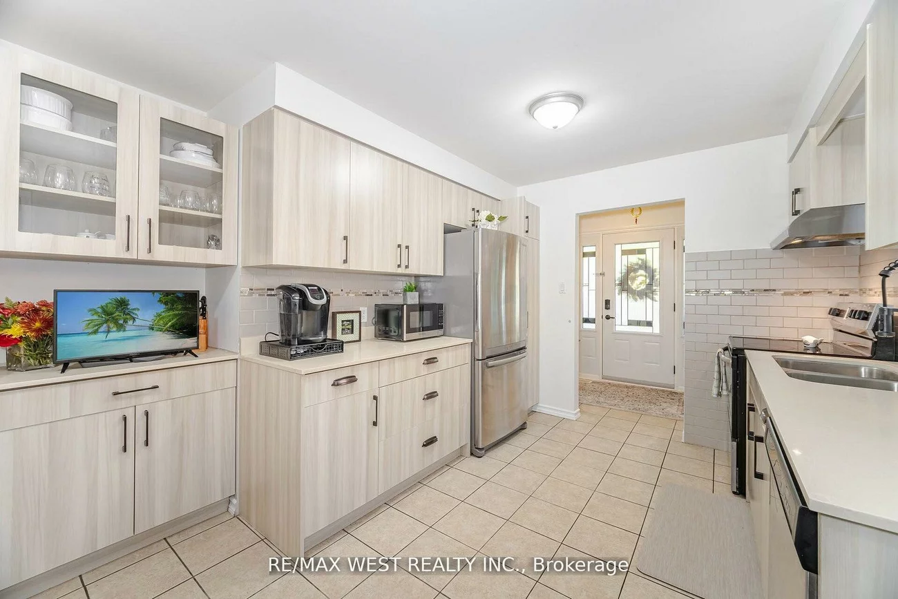 17, Malcolm, Central Park, Brampton