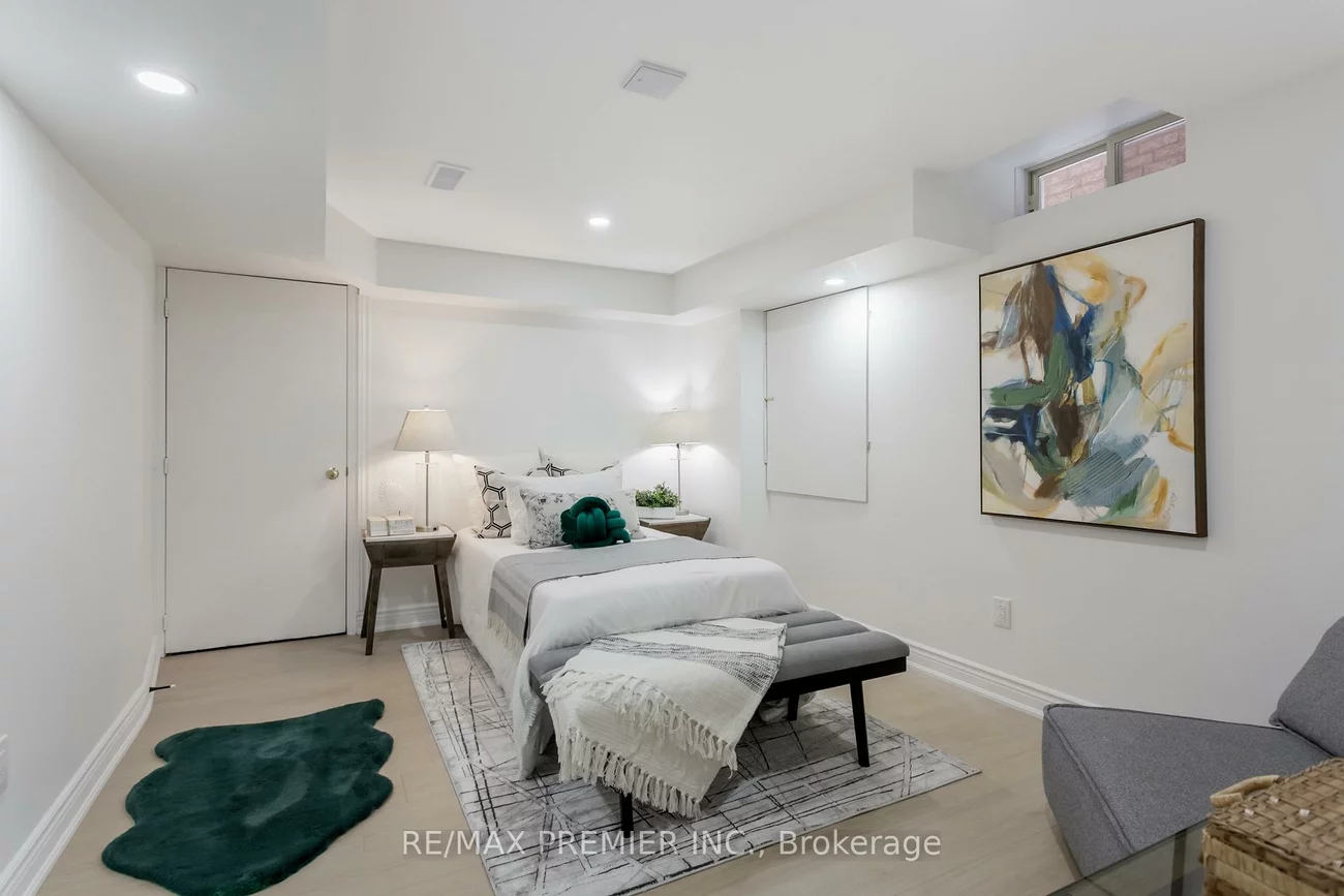 11, Four Seasons, Fletcher's Meadow, Brampton