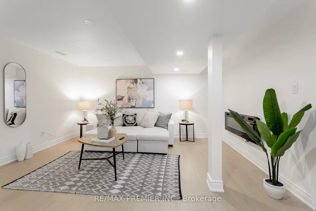 11, Four Seasons, Fletcher's Meadow, Brampton