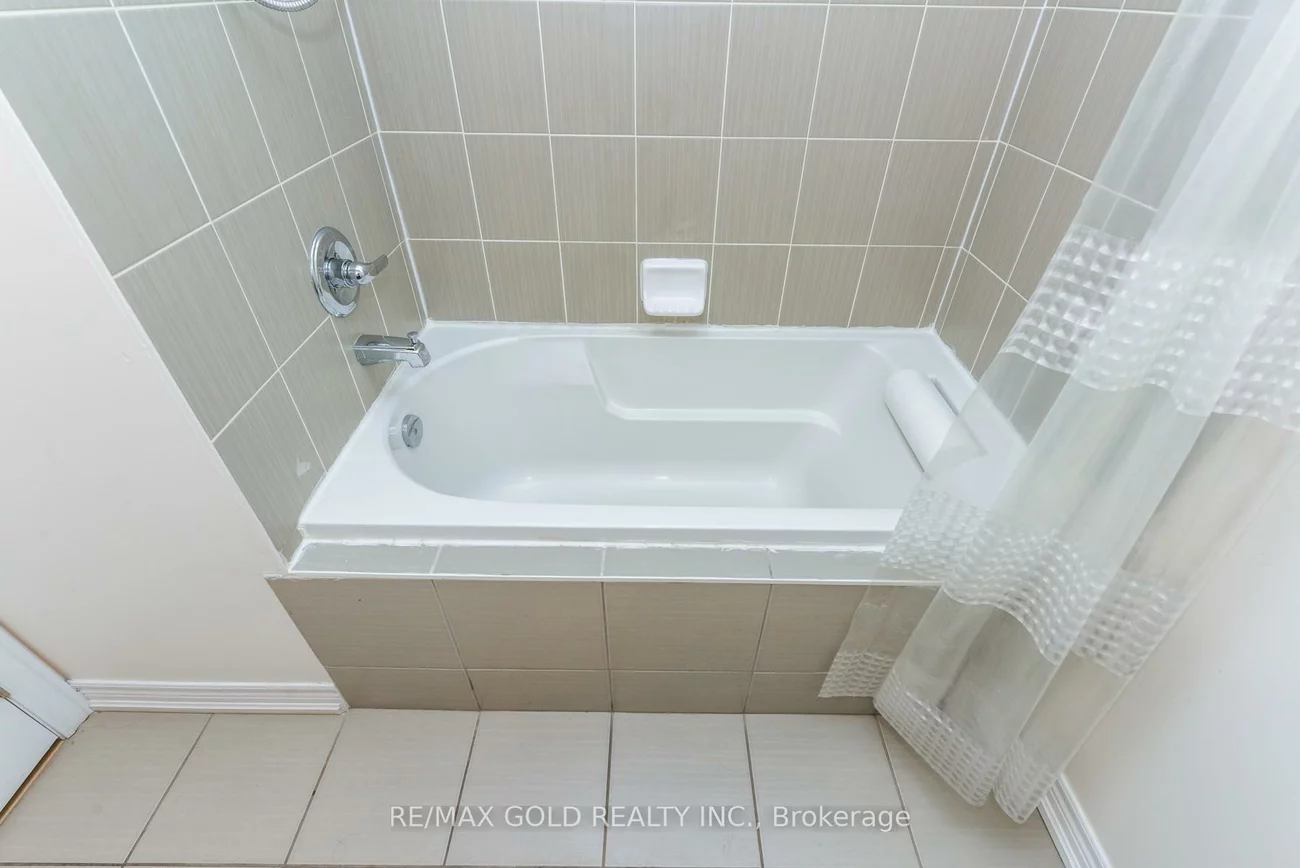 22, Merrickville, Bram West, Brampton