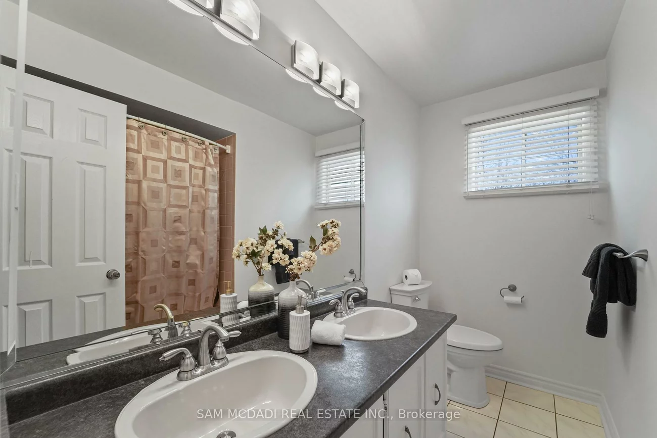 44, Madrid, Central Park, Brampton