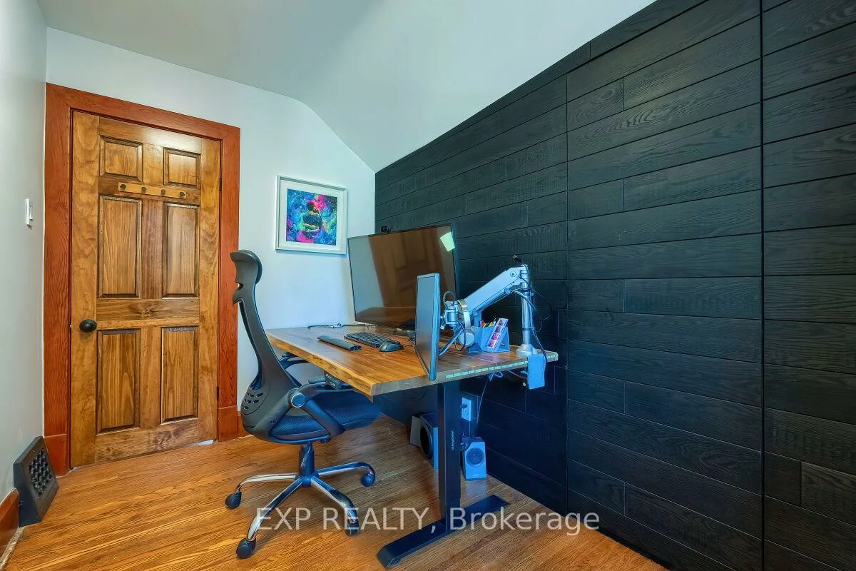 7, David, Downtown Brampton, Brampton