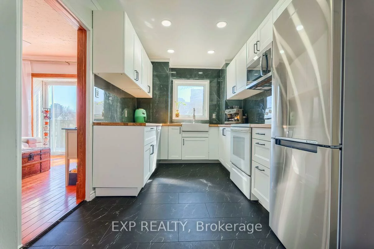 7, David, Downtown Brampton, Brampton