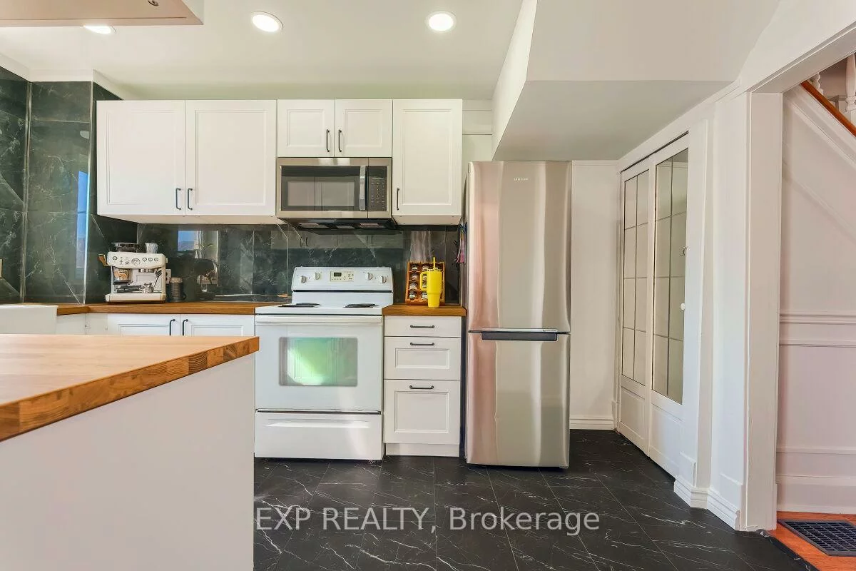 7, David, Downtown Brampton, Brampton