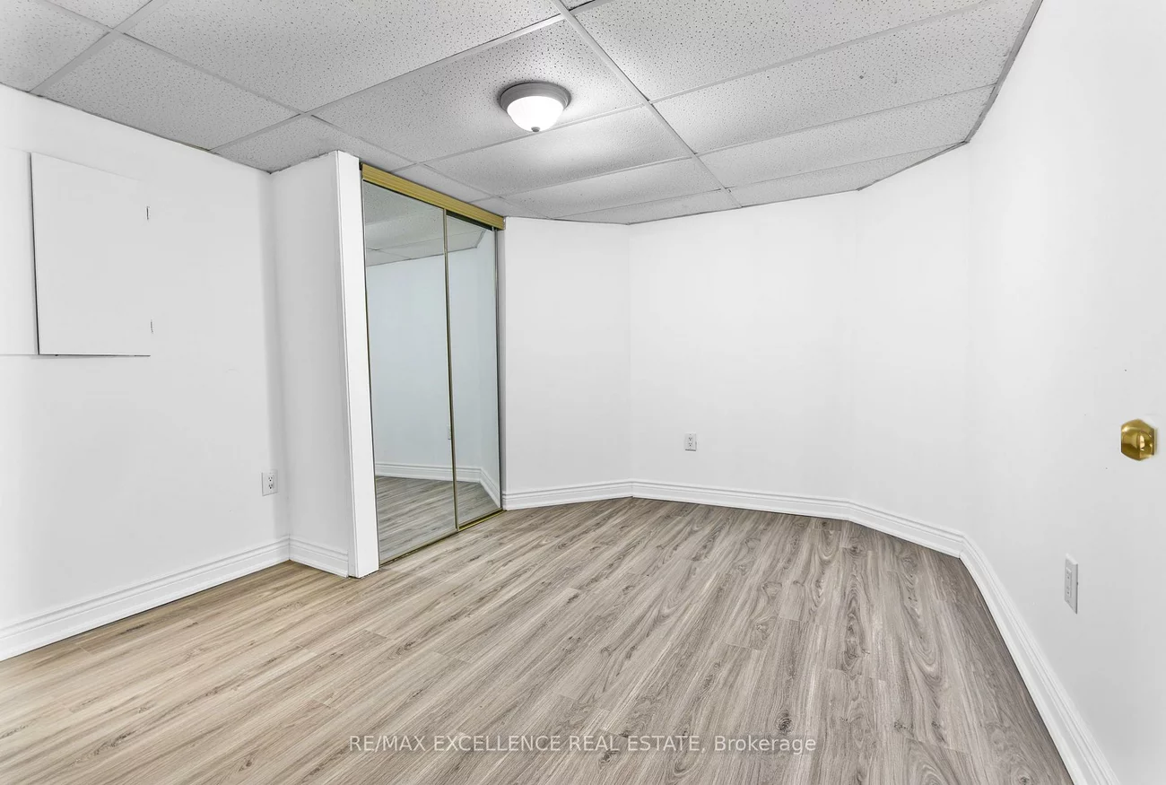 24, Saint Tropez, Fletcher's Creek South, Brampton