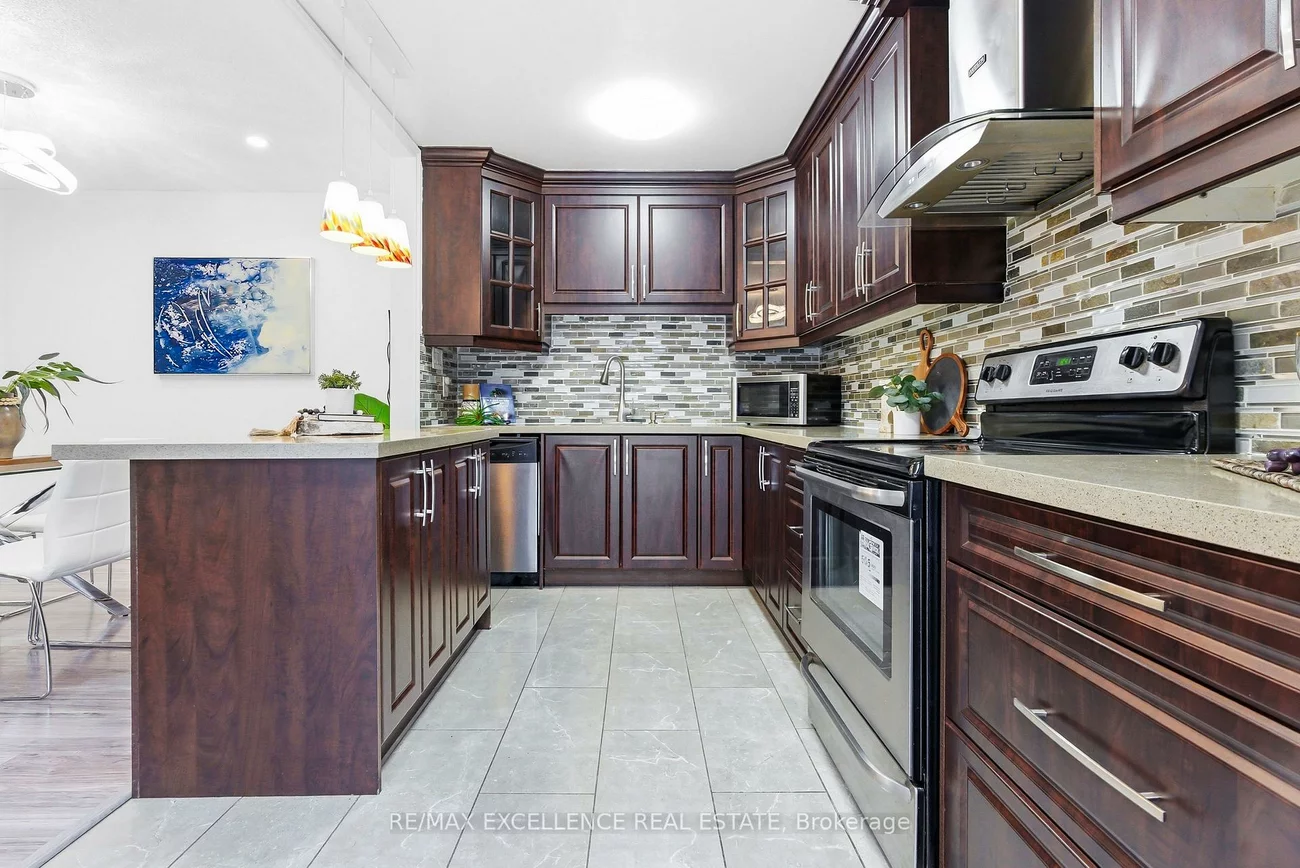 24, Saint Tropez, Fletcher's Creek South, Brampton