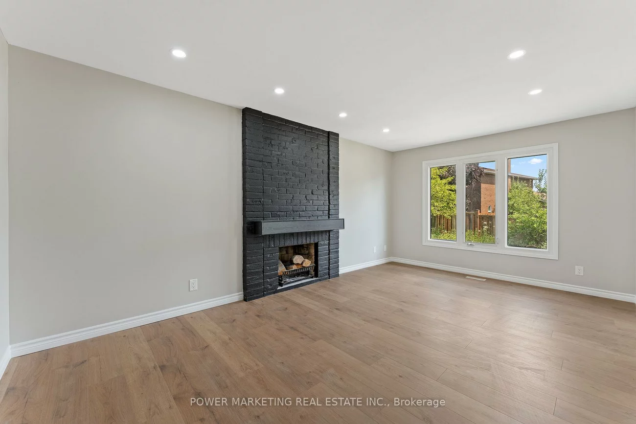 3, Newbury, Westgate, Brampton