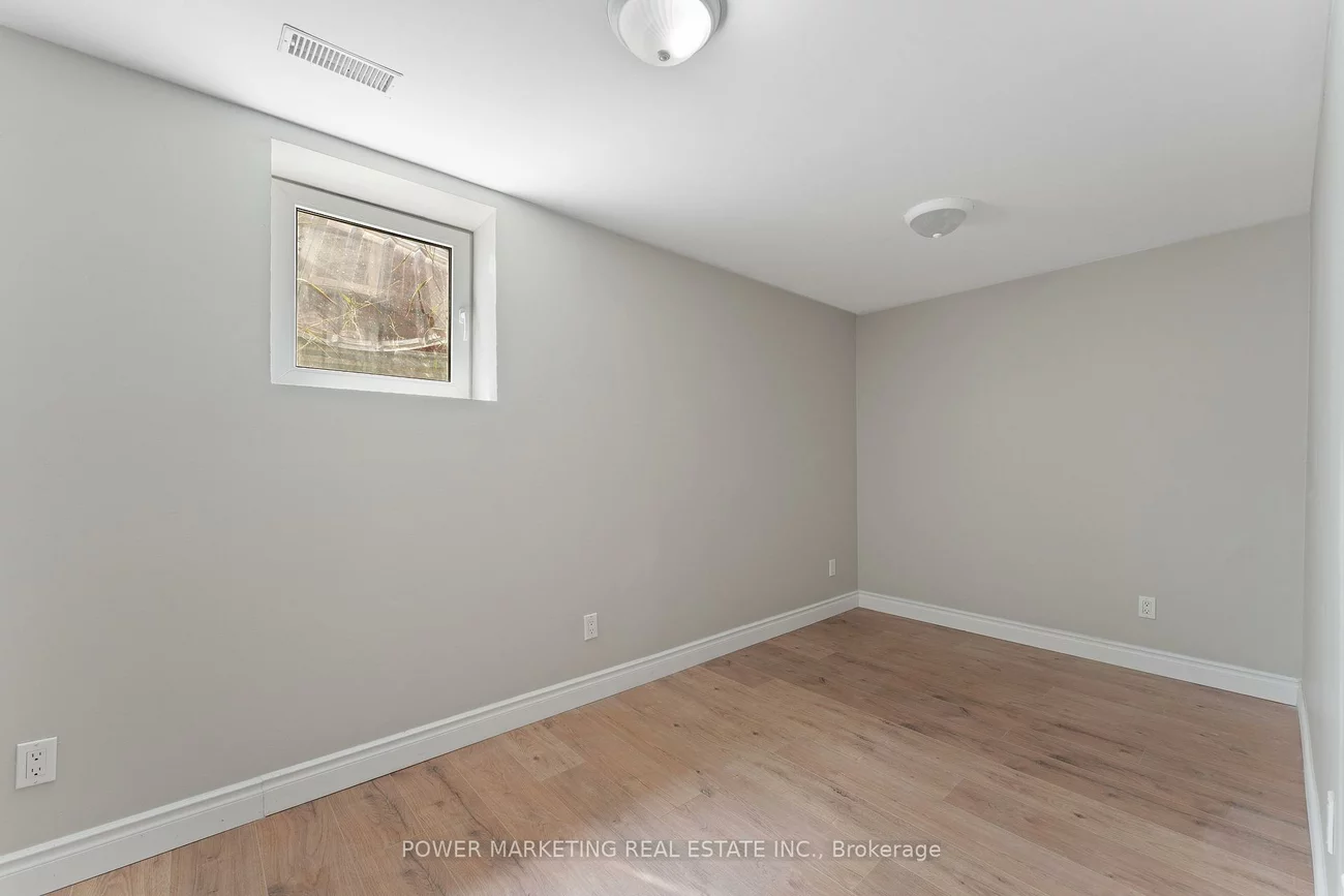 3, Newbury, Westgate, Brampton