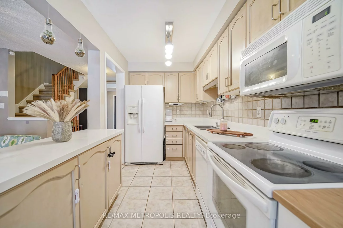 30, Todmorden, Northwest Sandalwood Parkway, Brampton
