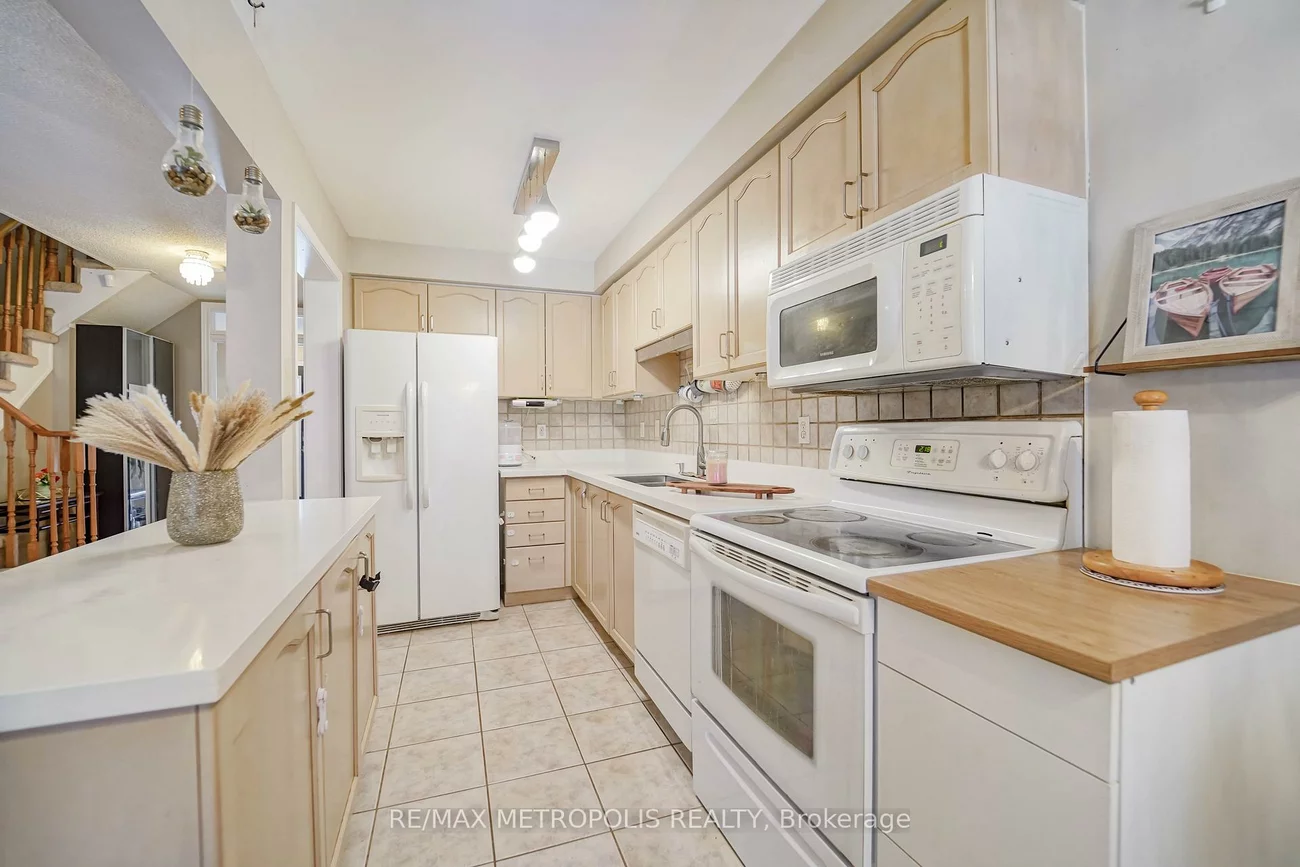 30, Todmorden, Northwest Sandalwood Parkway, Brampton