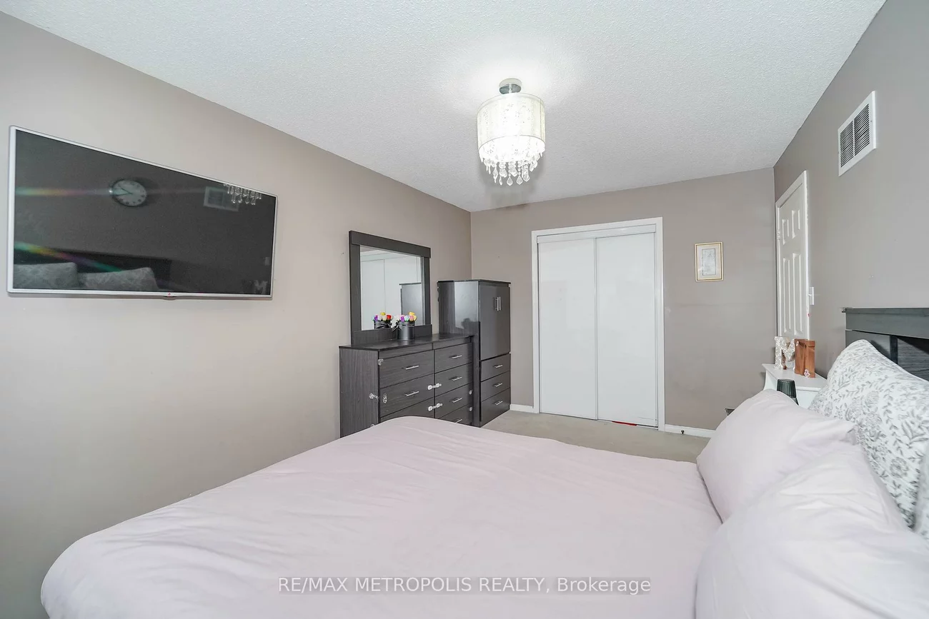 30, Todmorden, Northwest Sandalwood Parkway, Brampton