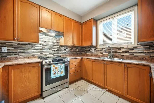 104, Begonia, Northwest Sandalwood Parkway, Brampton