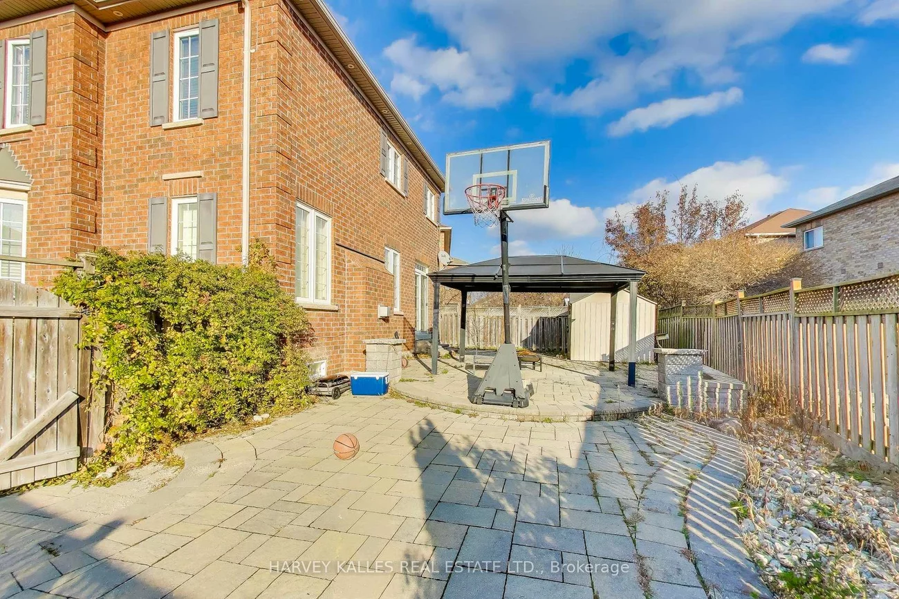 29, Ness, Bram West, Brampton