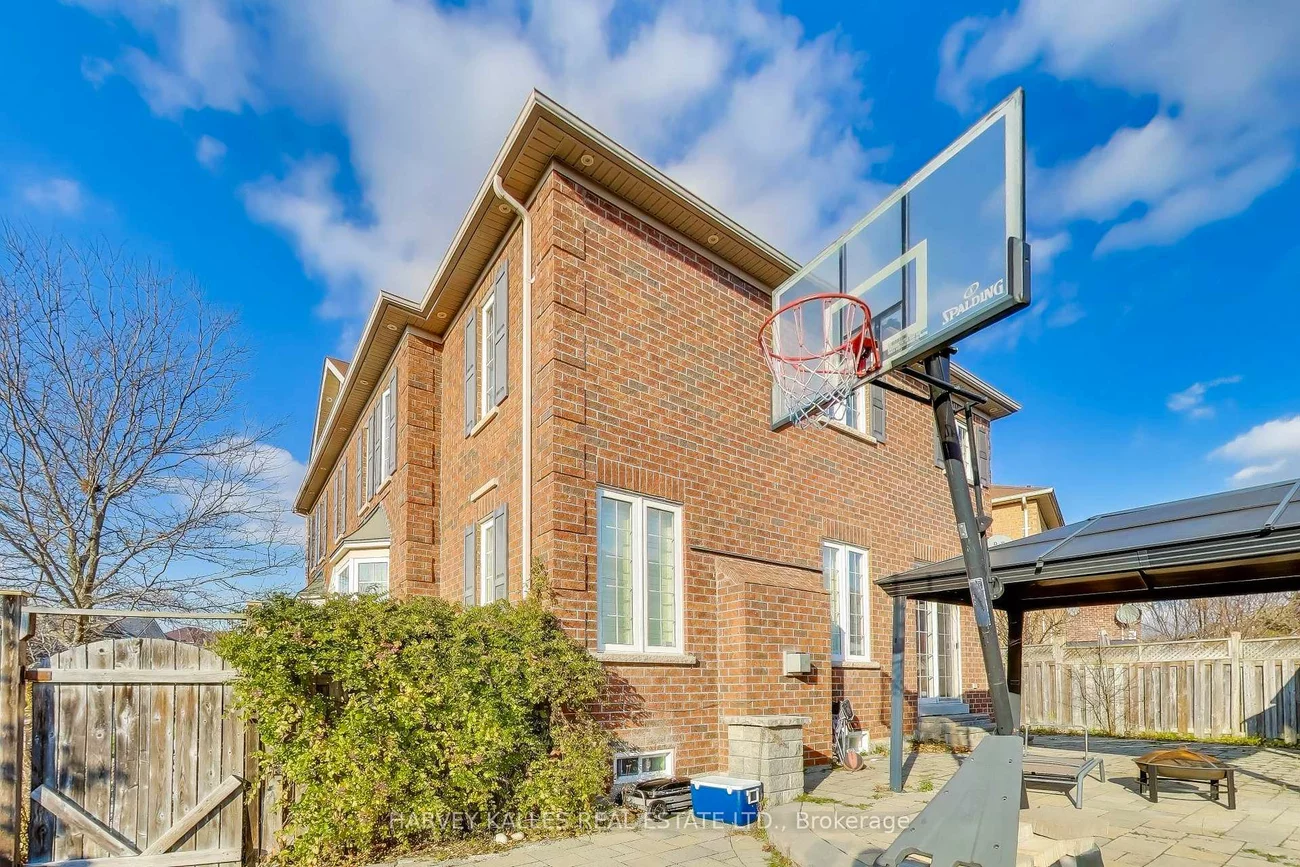 29, Ness, Bram West, Brampton