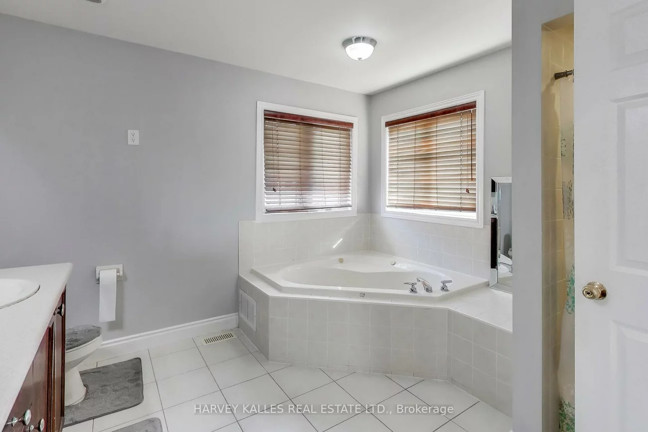 29, Ness, Bram West, Brampton