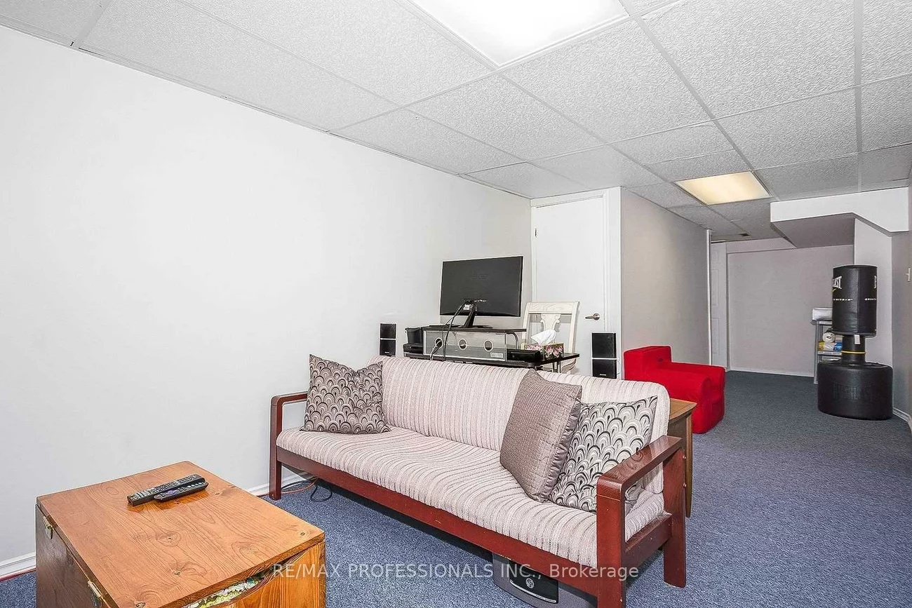 180, Royal Salisbury, Madoc, Brampton