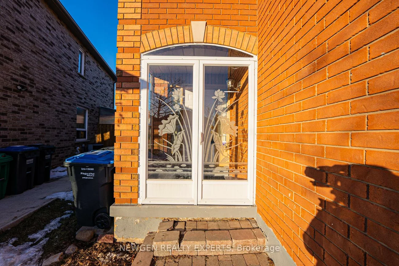 23, Whiteface, Fletcher's Meadow, Brampton