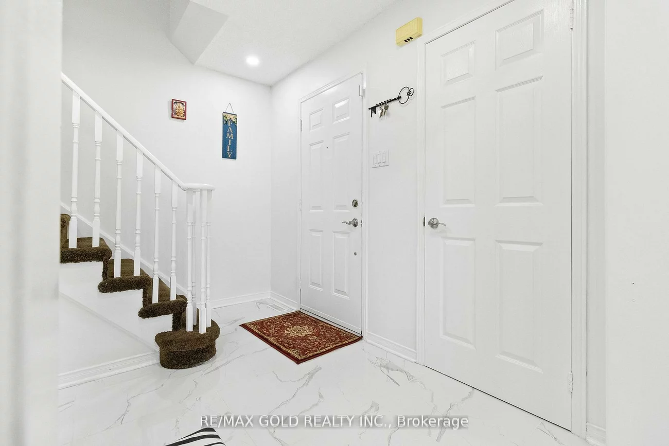 40, Blue Spruce, Sandringham-Wellington, Brampton