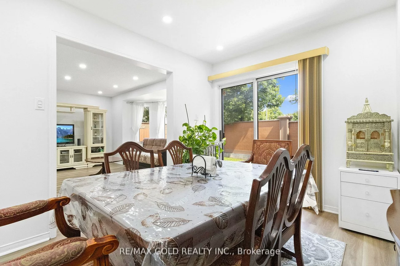 40, Blue Spruce, Sandringham-Wellington, Brampton