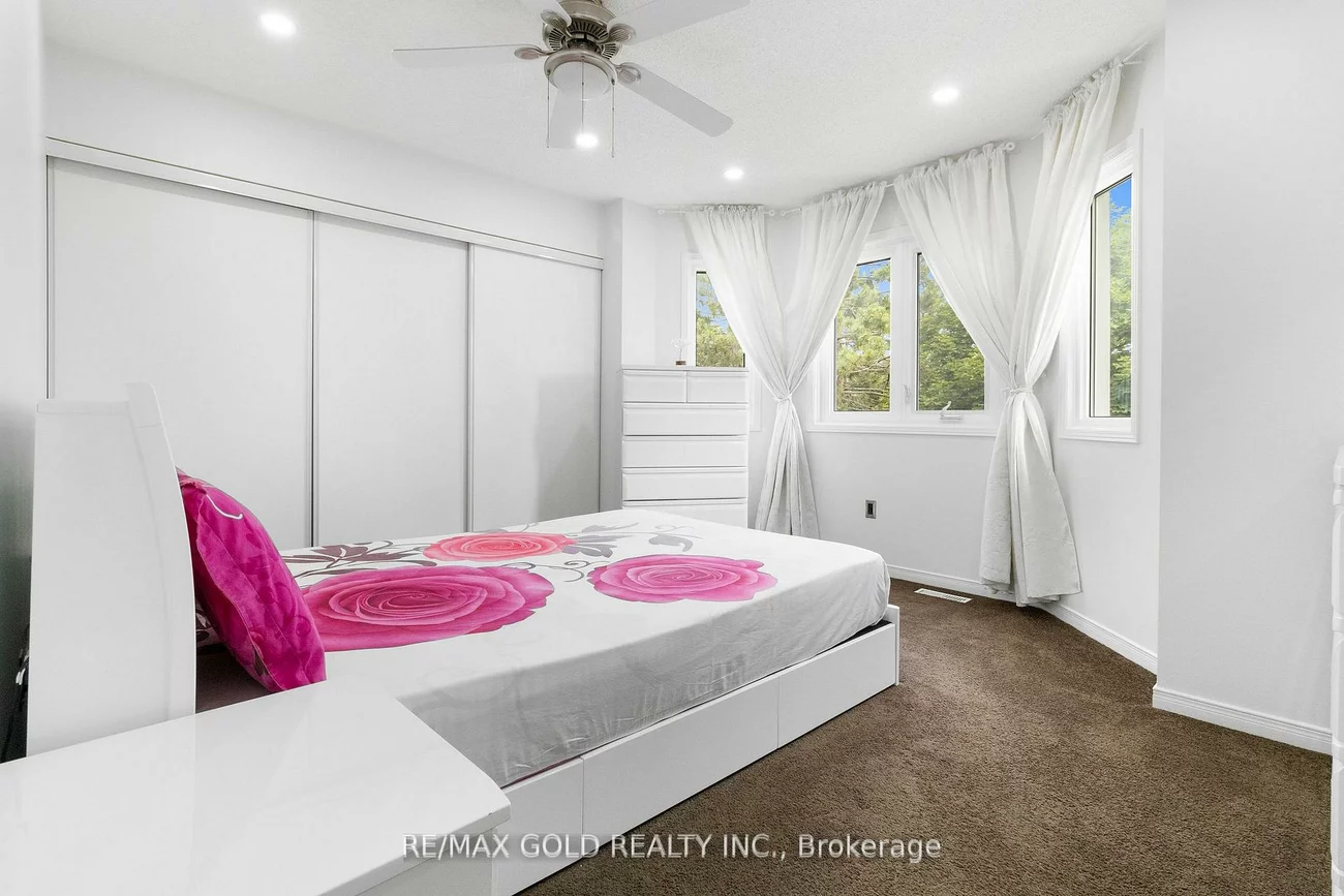 40, Blue Spruce, Sandringham-Wellington, Brampton