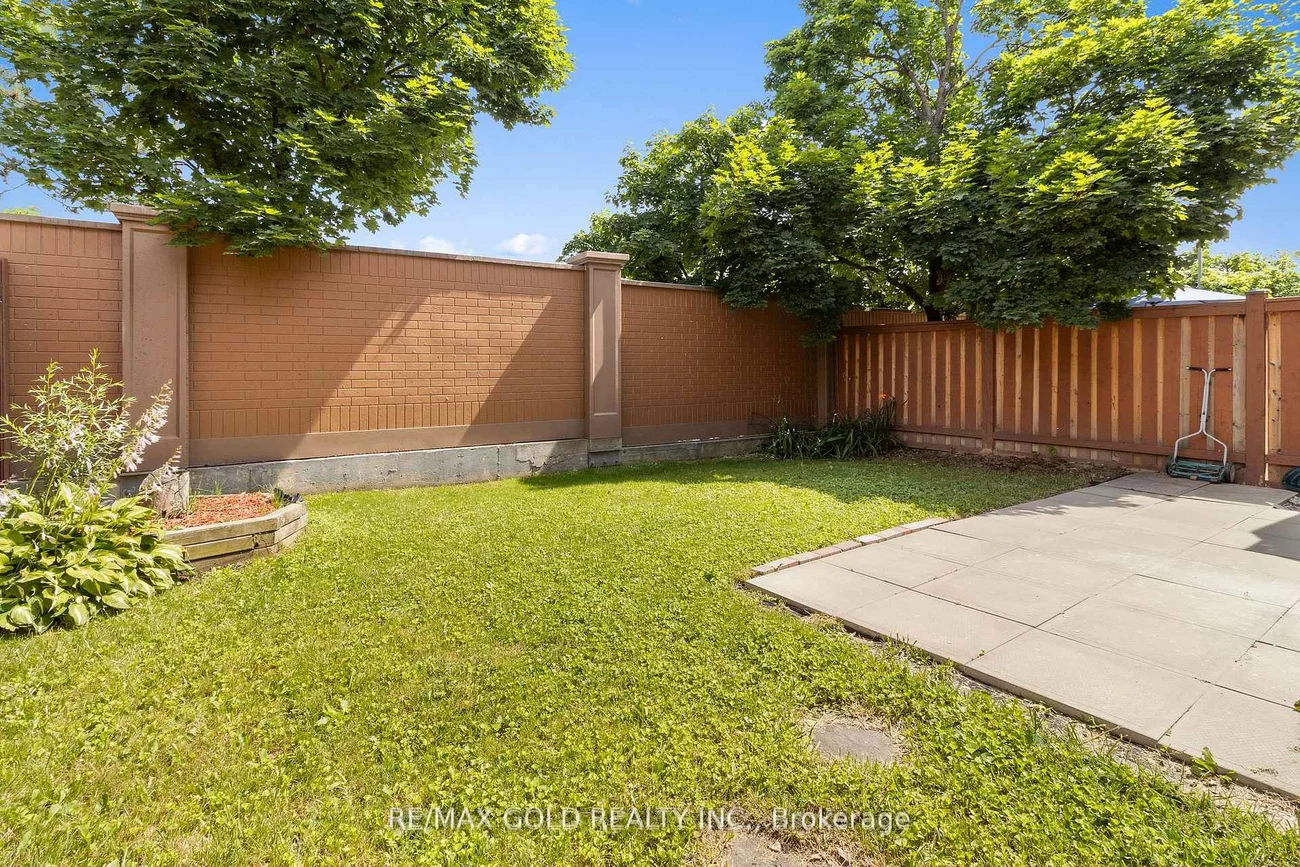 40, Blue Spruce, Sandringham-Wellington, Brampton